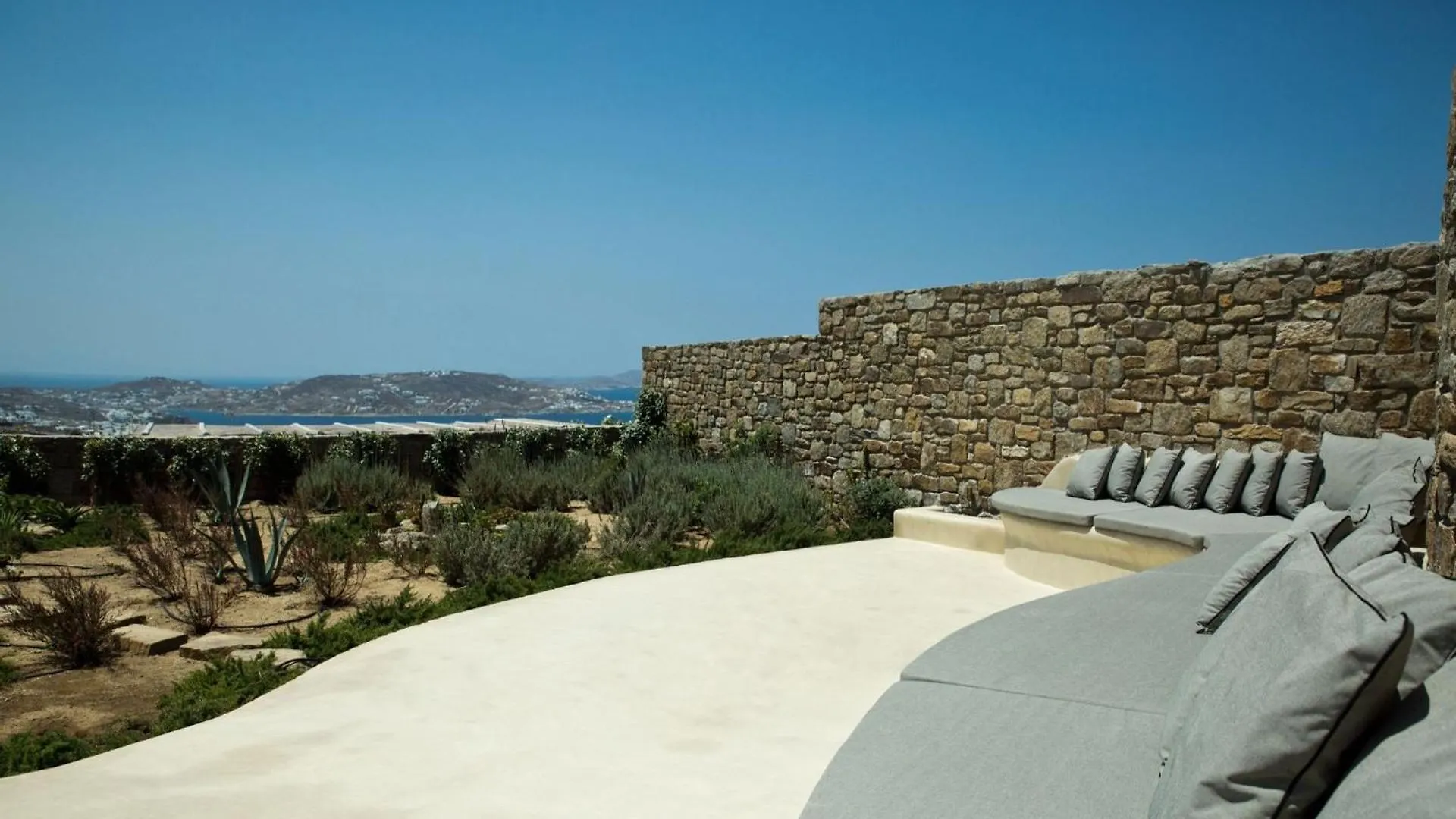 Lkm 5 Bed Villa White Satin Agia Sofia Mykonos Greece