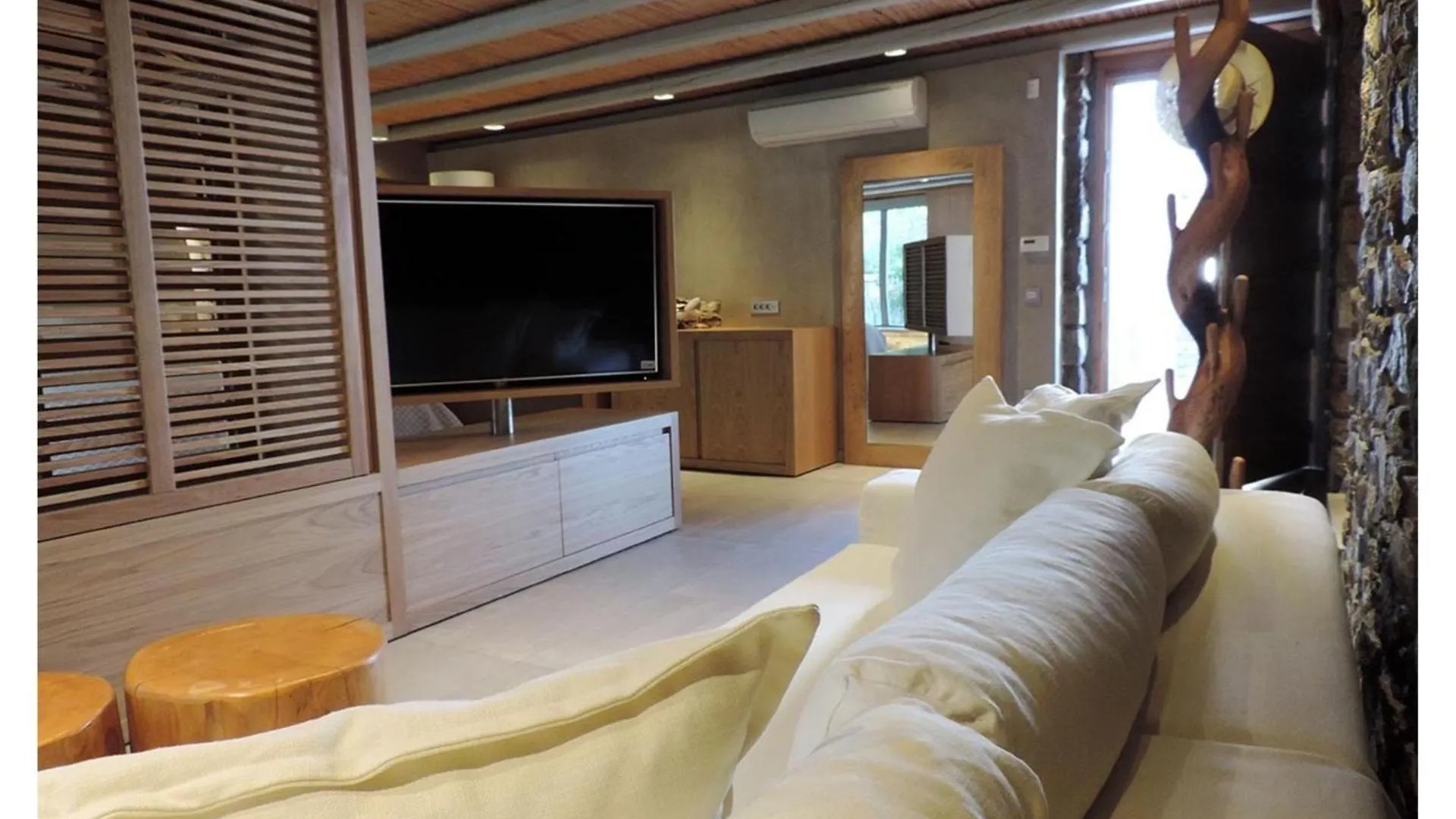 Lkm 5 Bed Villa White Satin Agia Sofia Mykonos Greece