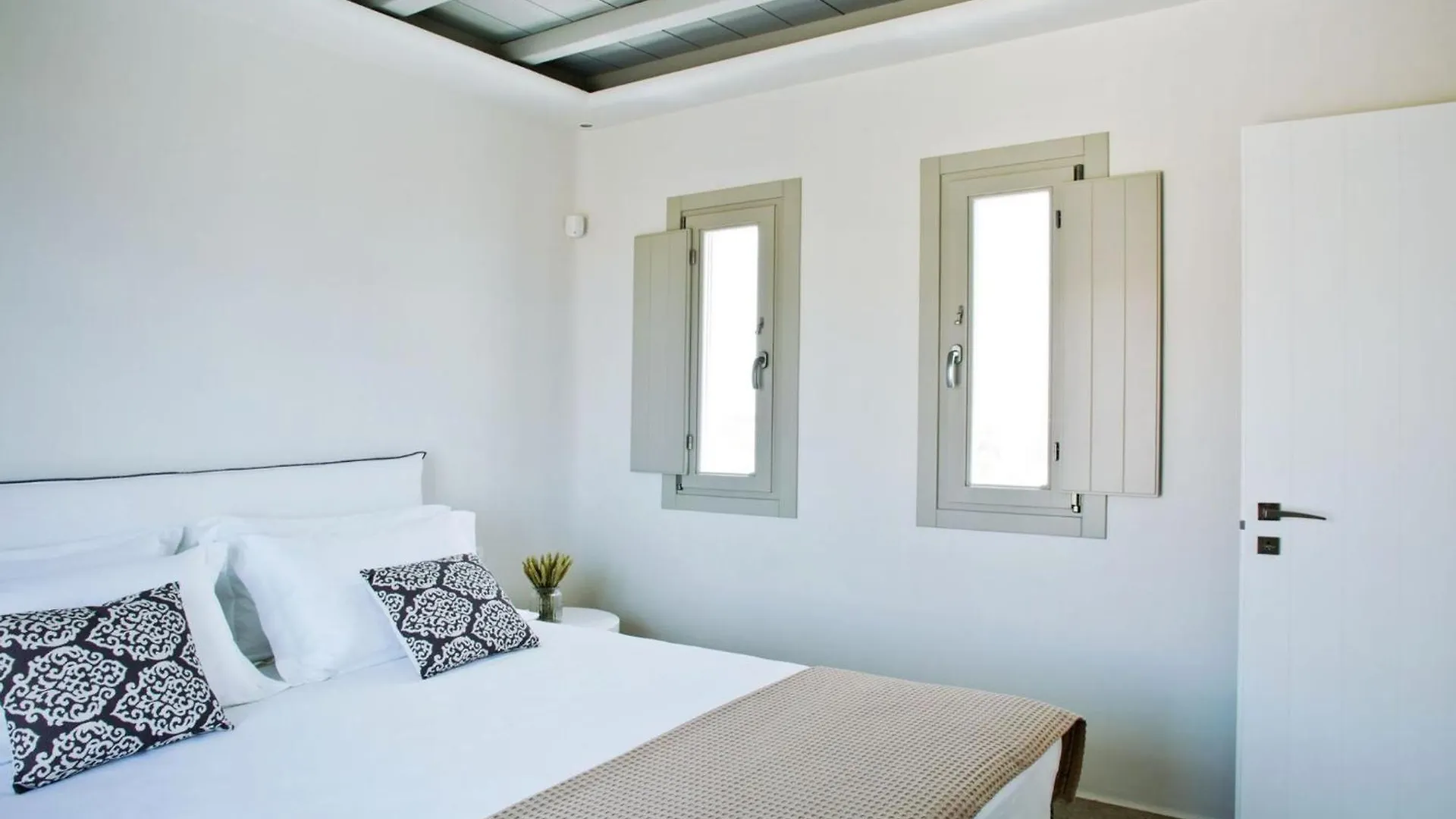 Elegant Mykonos Villa Villa White Satin Private Gym 4 Bedrooms Sea View Tourlos